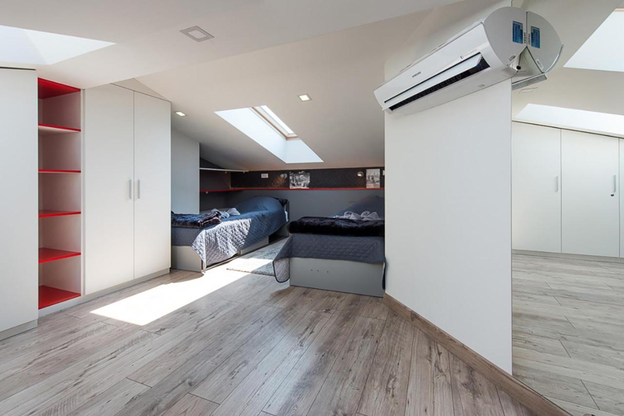Cozy And Large 62 M2 Apartment With Air Conditioning, Old Town Krakau Buitenkant foto